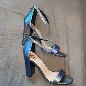 🌹 Metallic Daisy Fuentes Sandals - US !0W  🌹